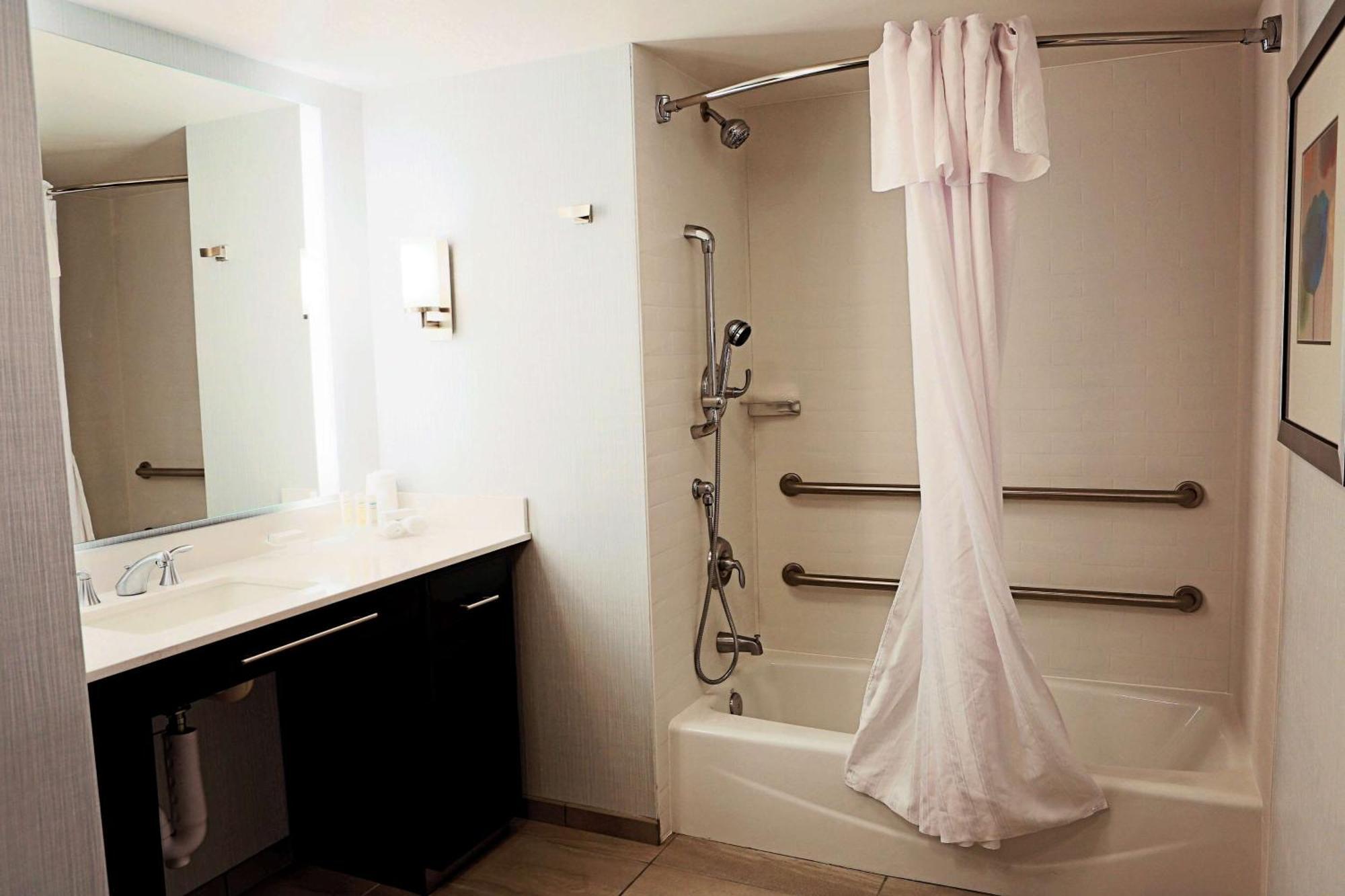 โฮมวู้ด สวีท บาย ฮิลตัน แอชวิลล์ ทันเนล โร้ด Hotel ภายนอก รูปภาพ