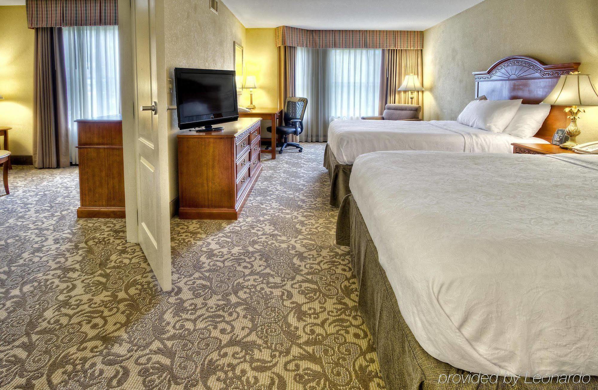 โฮมวู้ด สวีท บาย ฮิลตัน แอชวิลล์ ทันเนล โร้ด Hotel ภายนอก รูปภาพ